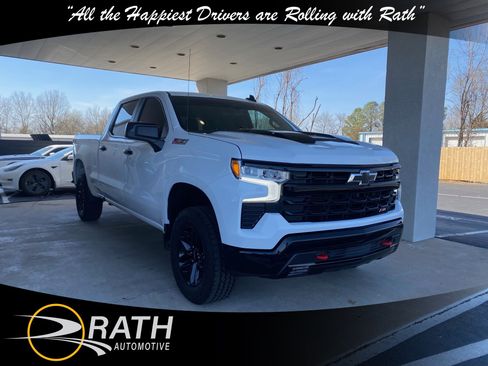 Used 2023 Chevrolet Silverado 1500 LT Trail Boss w/ Convenience Package II AWD/4WD image 4