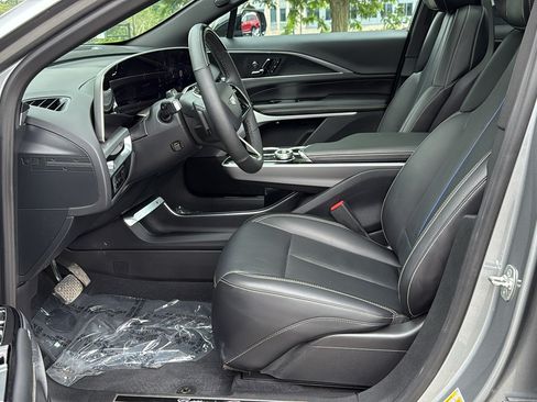 Certified 2025 Cadillac Lyriq Luxury w/ LPO, Floor Liner Package AWD/4WD image 8