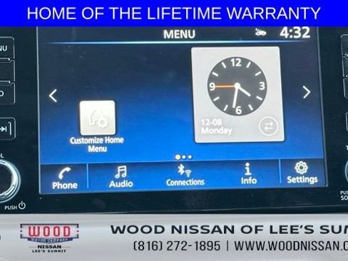 New 2025 Nissan Versa SR w/ Trunk Package image 30