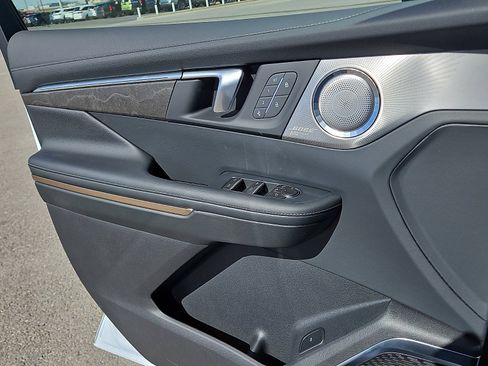 New 2026 Buick Enclave Avenir w/ Super Cruise Package image 13