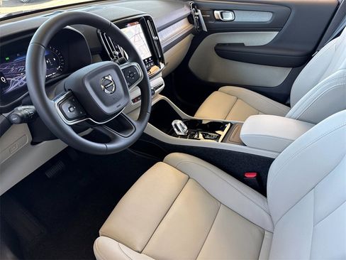 New 2026 Volvo XC40 B5 Ultra image 9