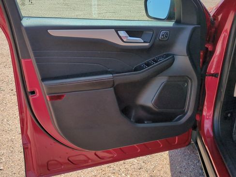 Used 2022 Ford Escape SEL w/ Technology Package FWD image 13