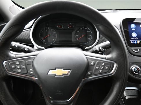 Used 2024 Chevrolet Malibu LT FWD image 18