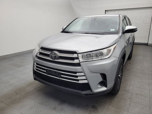 Used 2018 Toyota Highlander LE image 15