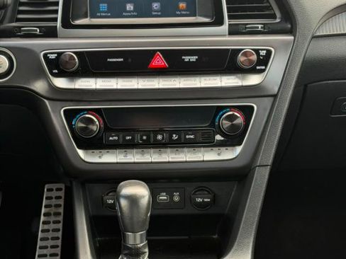 Used 2019 Hyundai Sonata Sport w/ Tech Package 03 FWD image 9