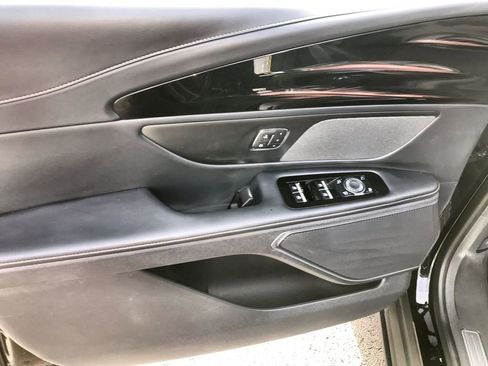 Used 2024 Lincoln Nautilus Premier w/ Jet Appearance Package image 13