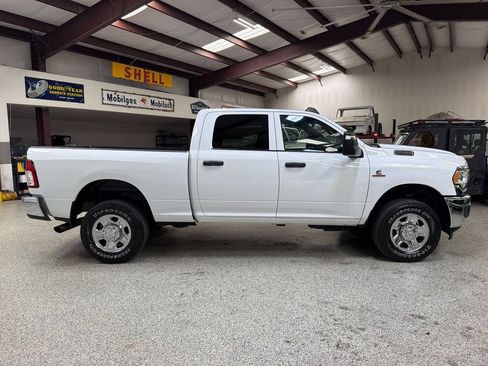 Used 2023 RAM 2500 Tradesman AWD/4WD image 9