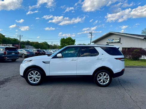 Used 2019 Land Rover Discovery SE AWD/4WD image 3