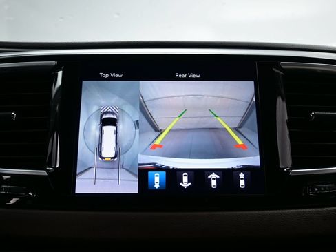 Used 2018 Chrysler Pacifica Touring-L Plus w/ Advanced Safetytec Group FWD image 20
