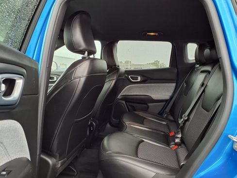 Used 2023 Jeep Compass Latitude w/ Convenience Group AWD/4WD image 23