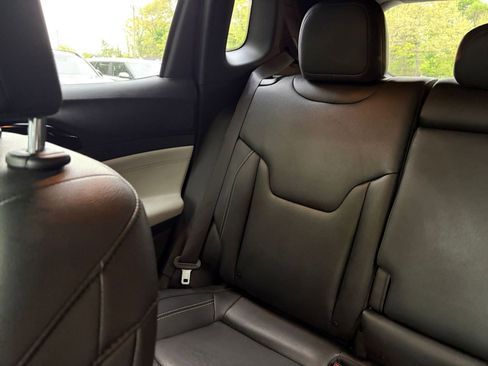 Used 2025 Jeep Compass Limited AWD/4WD image 39