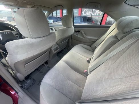Used 2011 Toyota Camry LE FWD image 11