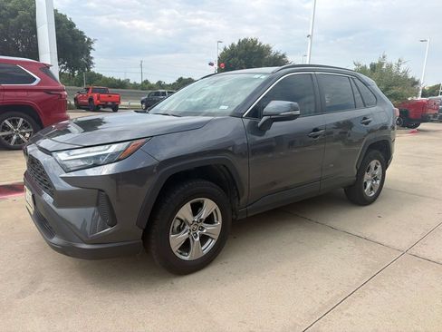 Used 2022 Toyota RAV4 XLE FWD image 1