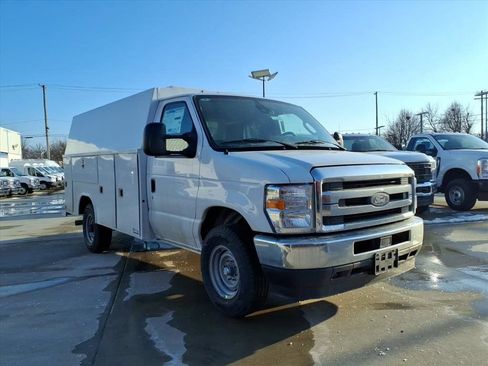 New 2026 Ford E-350 and Econoline 350 Super Duty w/ Power Equipment Group RWD image 3