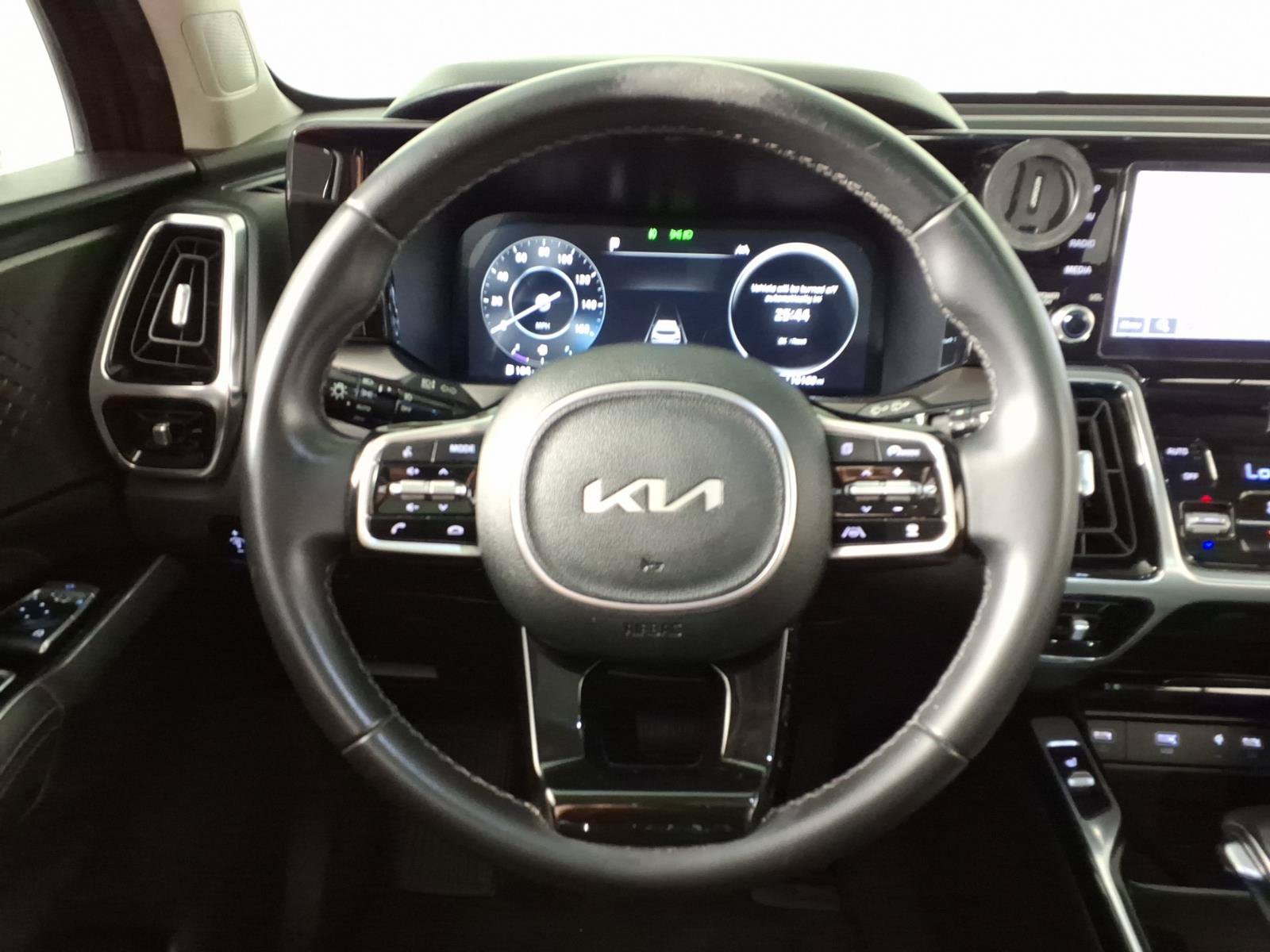 Used 2023 Kia Sorento SX FWD image 17