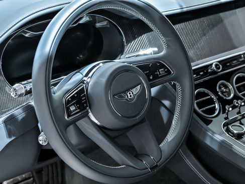 Used 2024 Bentley Continental GT image 29