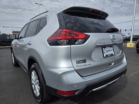 Used 2020 Nissan Rogue SV image 39