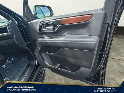 Certified 2025 GMC Yukon XL Denali AWD/4WD image 35
