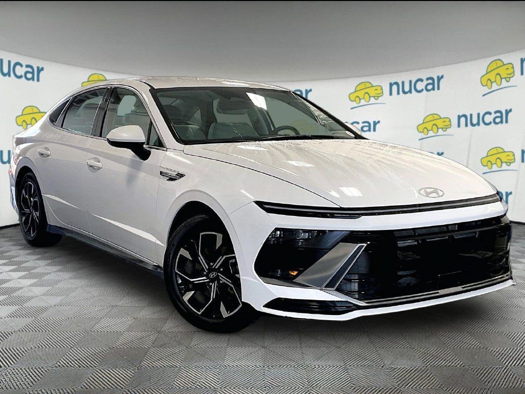 Used 2025 Hyundai Sonata SEL FWD image 1
