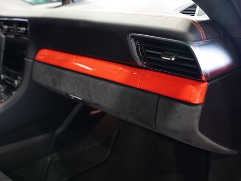 Used 2018 Porsche 911 GT3 RWD image 47