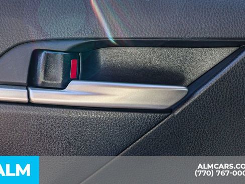 Used 2025 Toyota Camry SE image 56