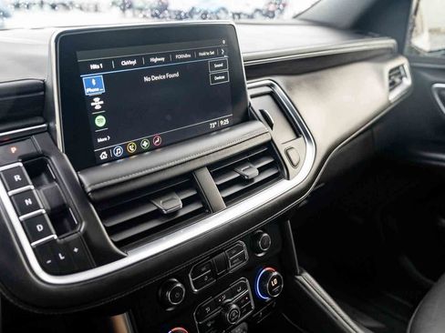 Used 2021 Chevrolet Suburban LT RWD image 18