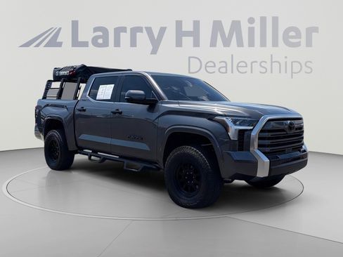 Used 2025 Toyota Tundra Limited AWD/4WD image 9