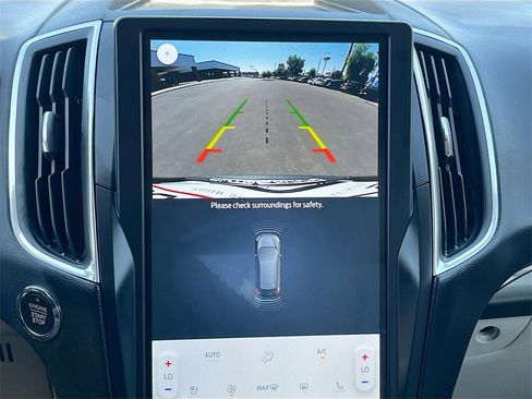 Used 2024 Ford Edge Titanium image 13