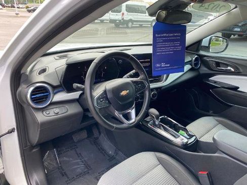 Used 2024 Chevrolet Trax LT w/ Driver Confidence Package FWD image 12