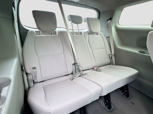 Used 2020 Kia Sedona LX FWD image 25