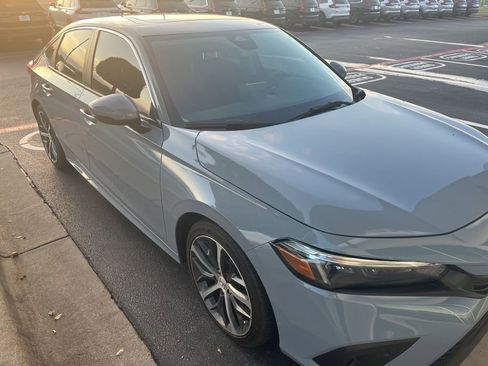 Used 2024 Honda Civic Touring image 3