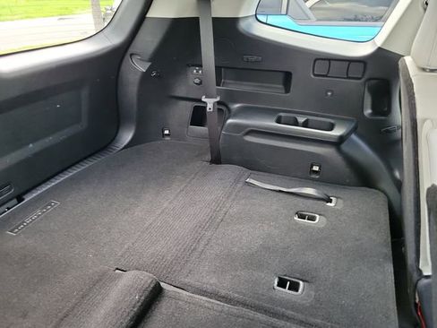 Used 2025 Kia Telluride S FWD image 32
