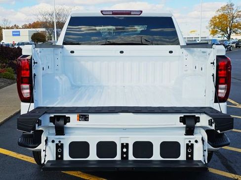 New 2026 GMC Sierra 1500 Elevation AWD/4WD image 8