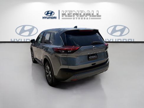Used 2023 Nissan Rogue SV FWD image 4