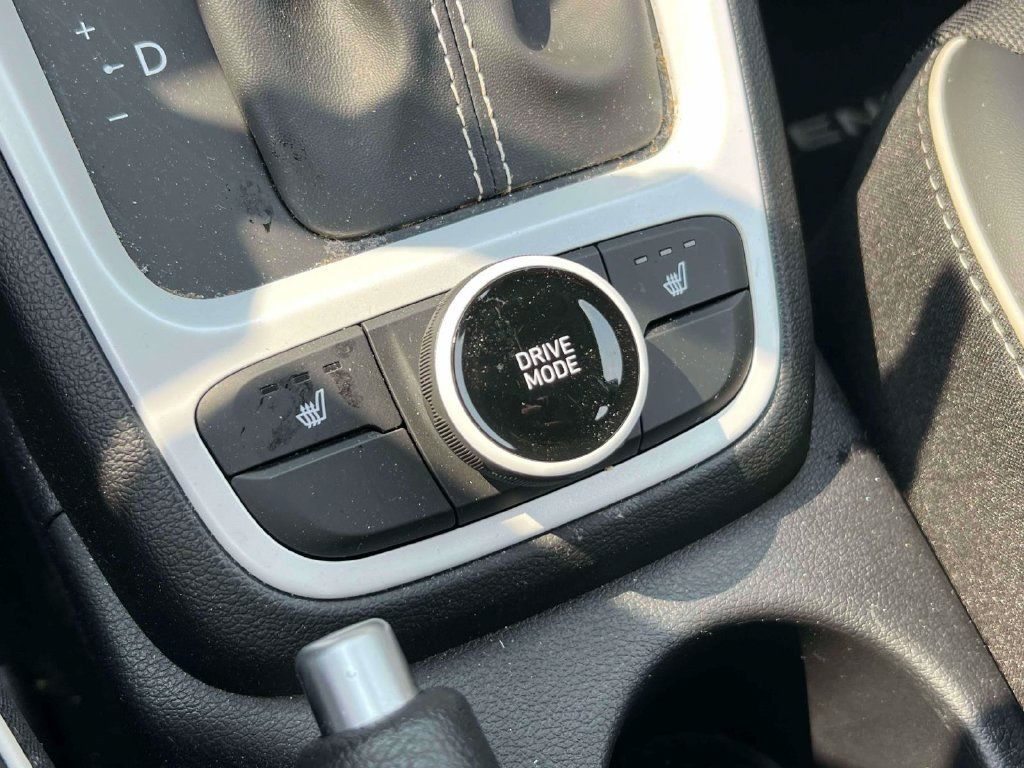 Certified 2026 Hyundai Venue SEL FWD image 30