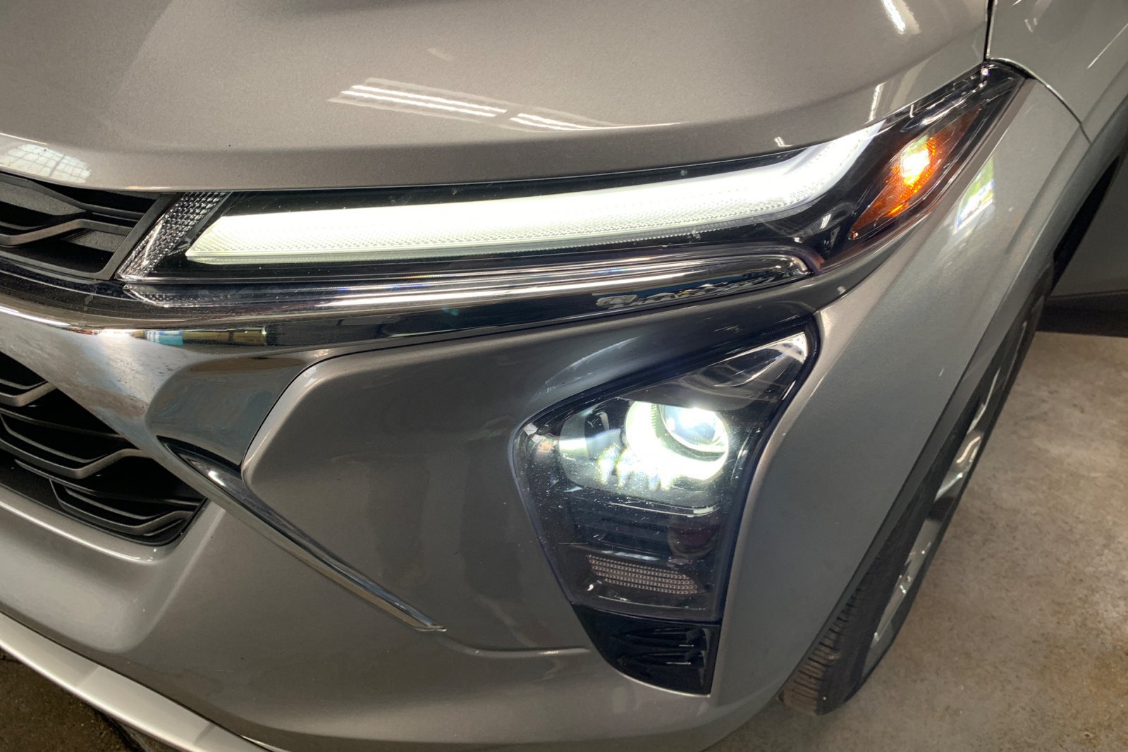 Used 2025 Chevrolet Trax LT w/ LT Convenience Package FWD image 33