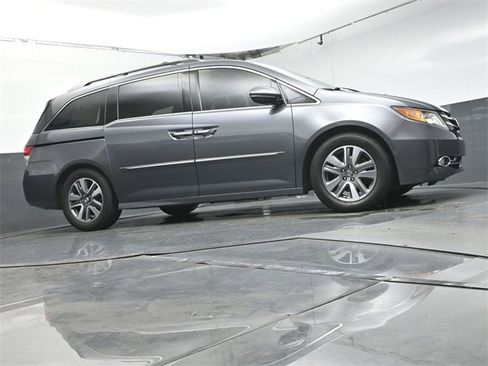 Used 2016 Honda Odyssey Touring Elite image 28