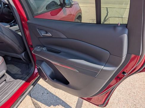 Used 2026 Chevrolet Traverse RS w/ LPO, Floor Liner Package AWD/4WD image 8