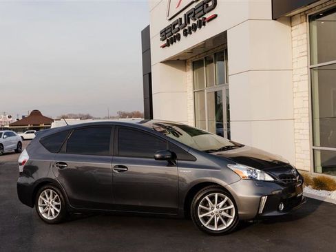 Used 2013 Toyota Prius V Five image 1