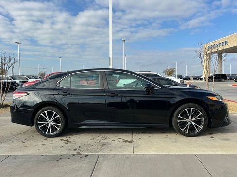 Used 2019 Toyota Camry L image 19