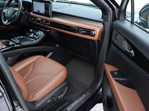 Used 2021 Lincoln Nautilus Reserve w/ Monochromatic Package image 45