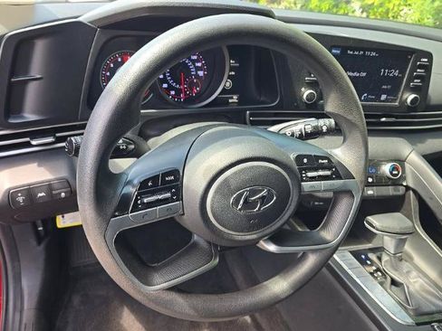 Used 2022 Hyundai Elantra SEL FWD image 7