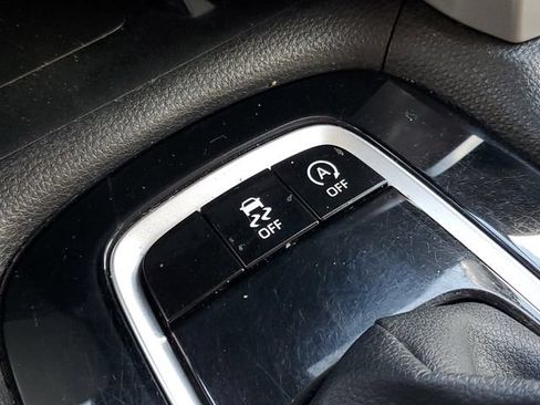Used 2023 Toyota Corolla Cross LE AWD/4WD image 32
