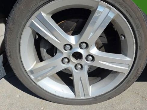 Used 2009 Pontiac Vibe w/ Preferred Package FWD image 11