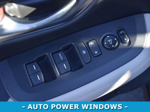 Used 2024 Honda HR-V LX image 7