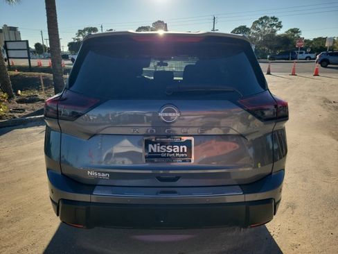 Certified 2026 Nissan Rogue SV image 6