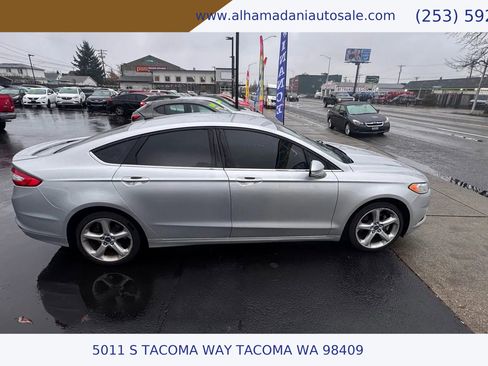 Used 2016 Ford Fusion SE image 8