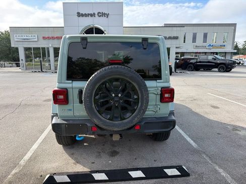 Used 2024 Jeep Wrangler Unlimited Sahara w/ Safety Group AWD/4WD image 8