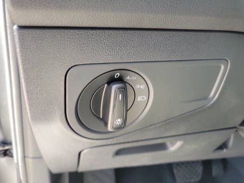 Used 2019 Volkswagen Tiguan S w/ Driver Assistance Package FWD image 17