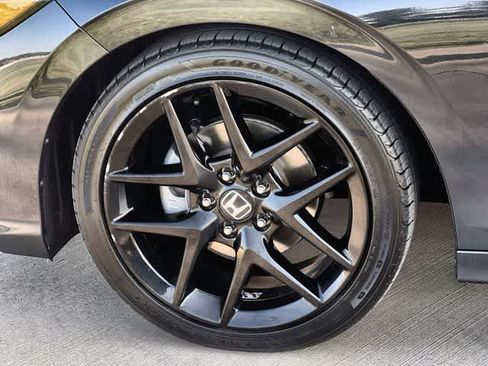Used 2025 Honda Civic Sport image 9